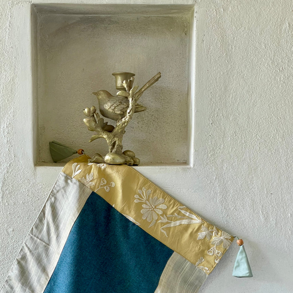 Fifth Avenue Louvre Table Runner