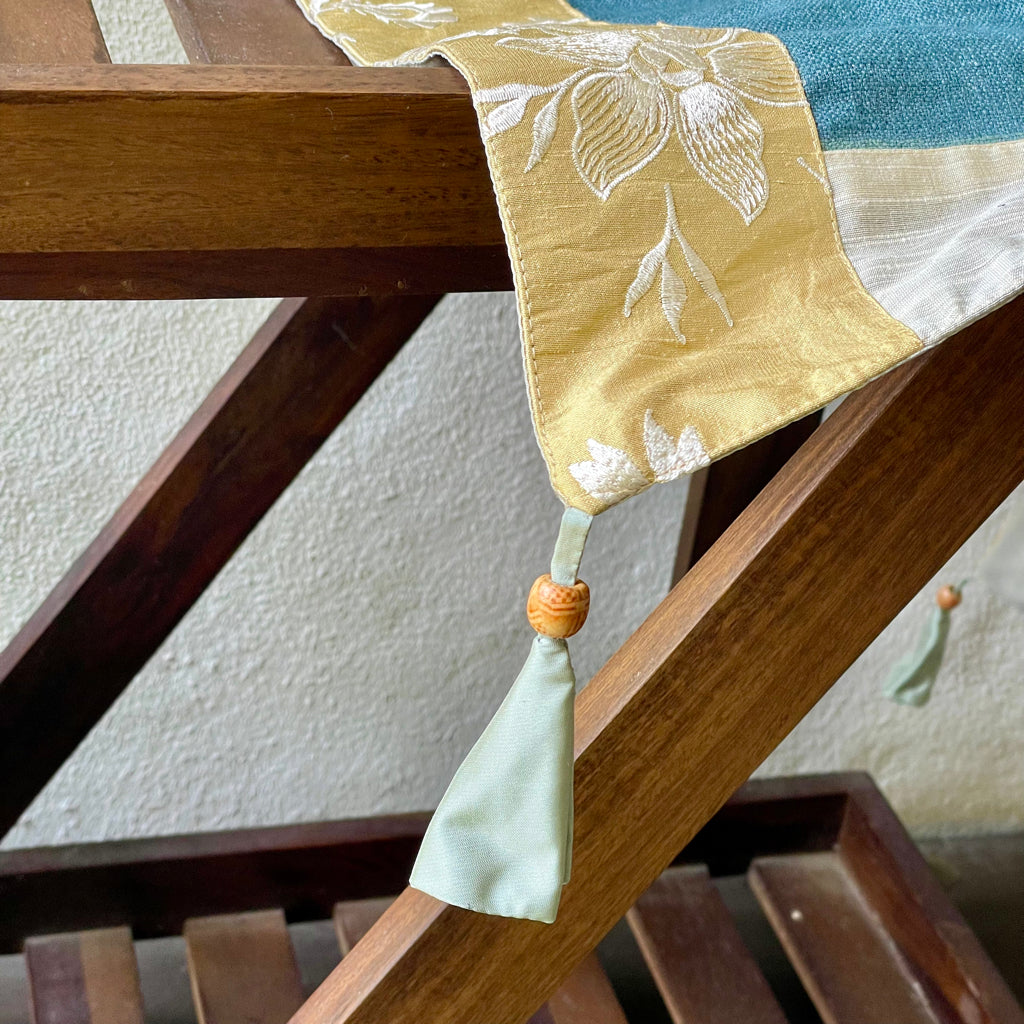 Fifth Avenue Louvre Table Runner