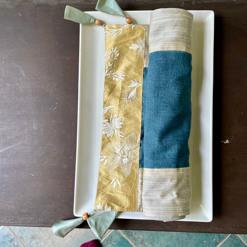 Fifth Avenue Louvre Table Runner