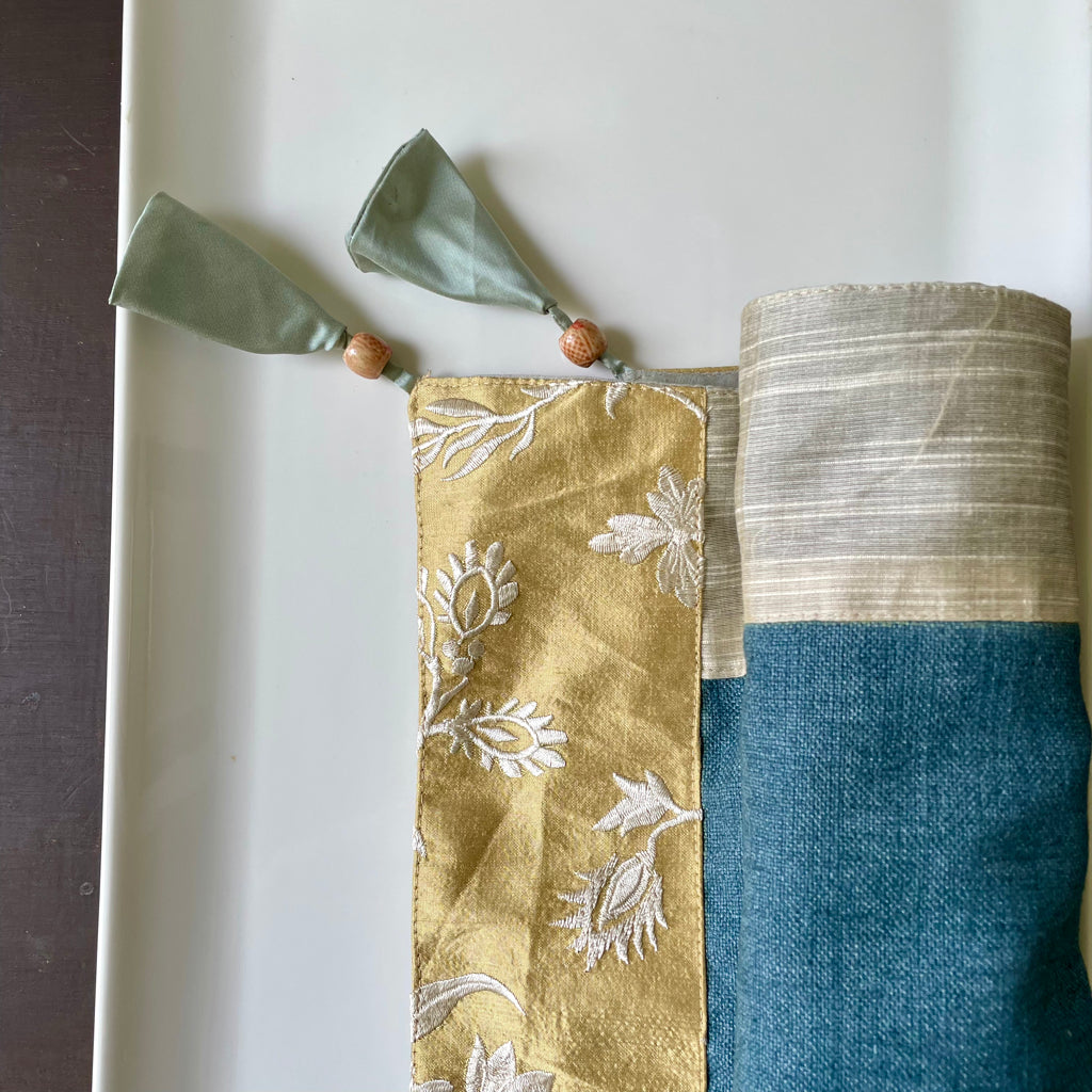 Fifth Avenue Louvre Table Runner