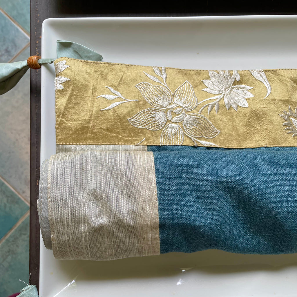 Fifth Avenue Louvre Table Runner