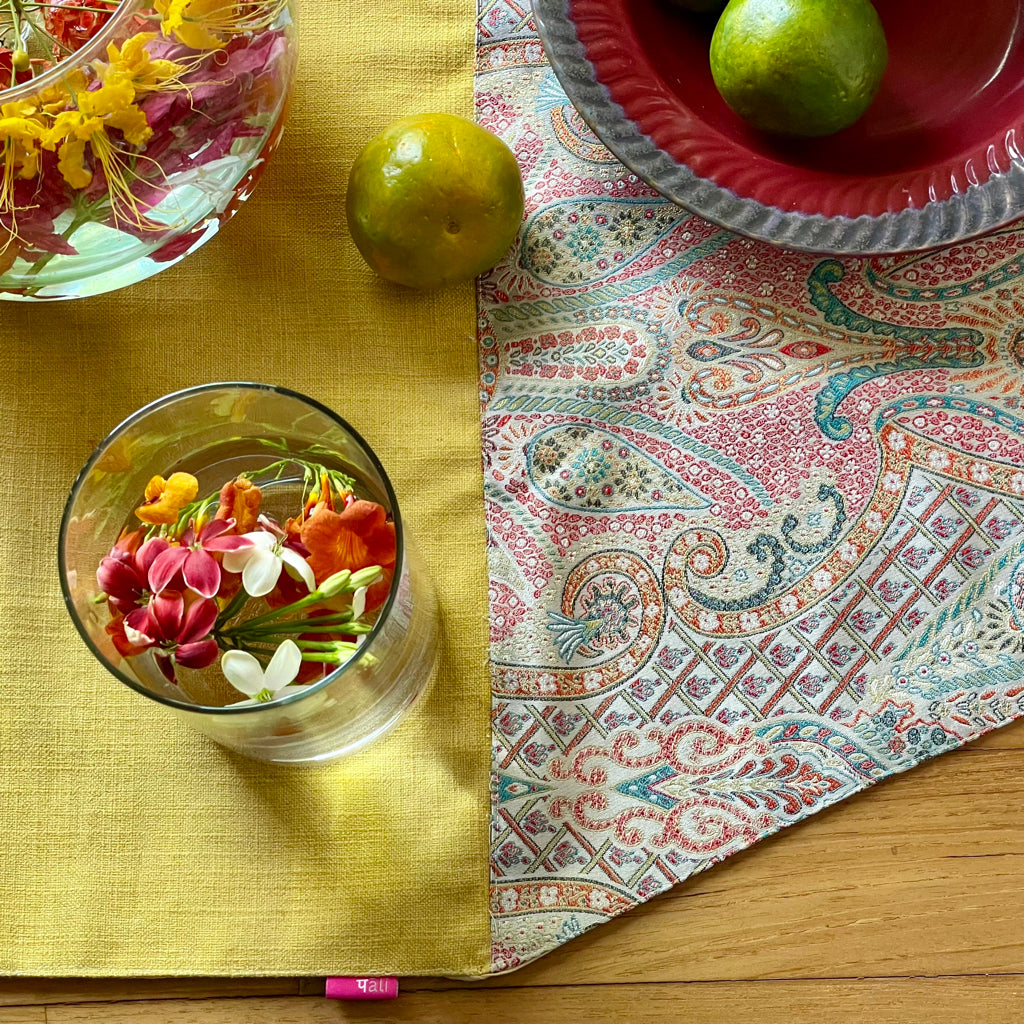 Fifth Avenue Florence Table Runner