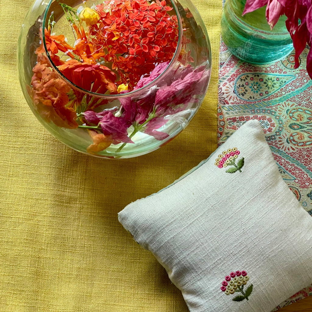 Fifth Avenue Florence Table Runner