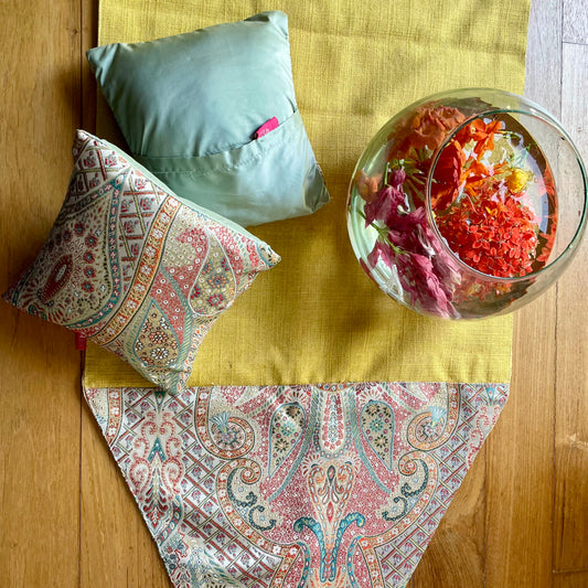 Fifth Avenue Florence Table Runner