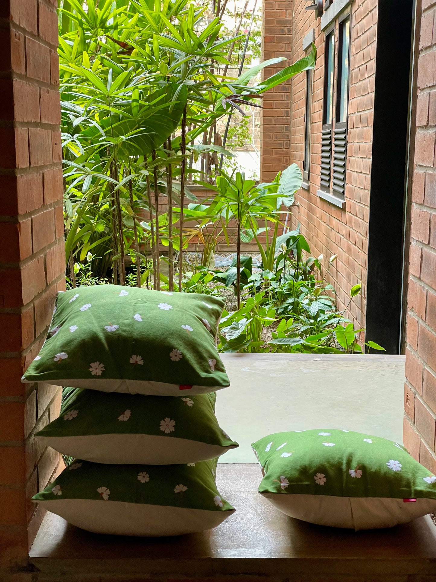 Clyde Parijat Olive Cushion Cover - 16 x 16 - Single
