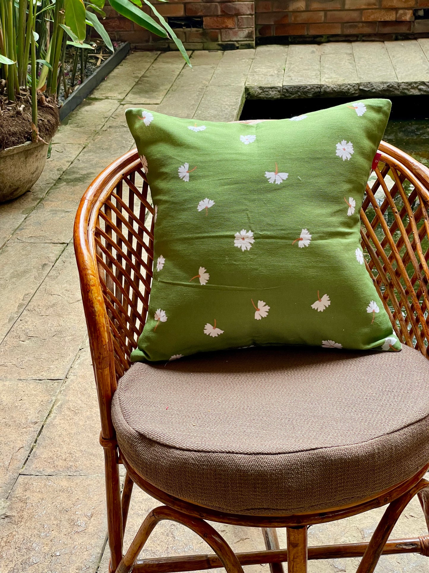 Clyde Parijat Olive Cushion Cover - 16 x 16 - Single