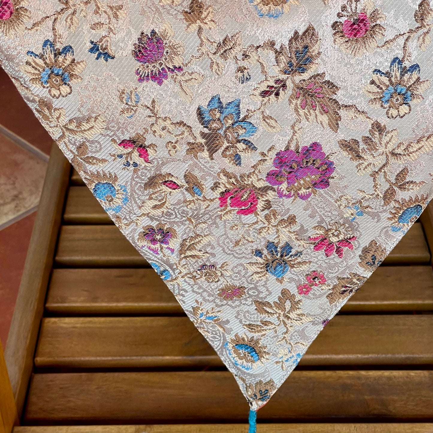 Fifth Avenue Sencha Table Runner