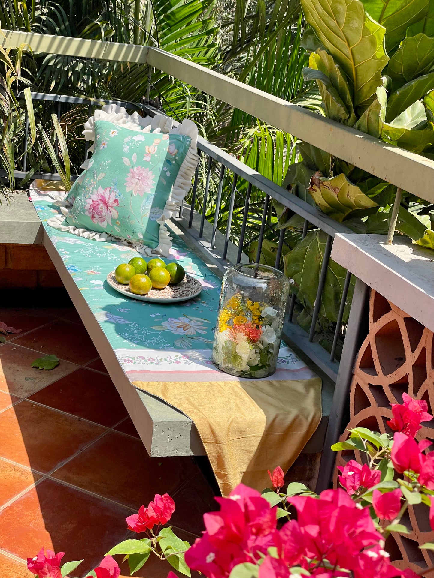 Fifth Avenue Hibiscus Table Runner