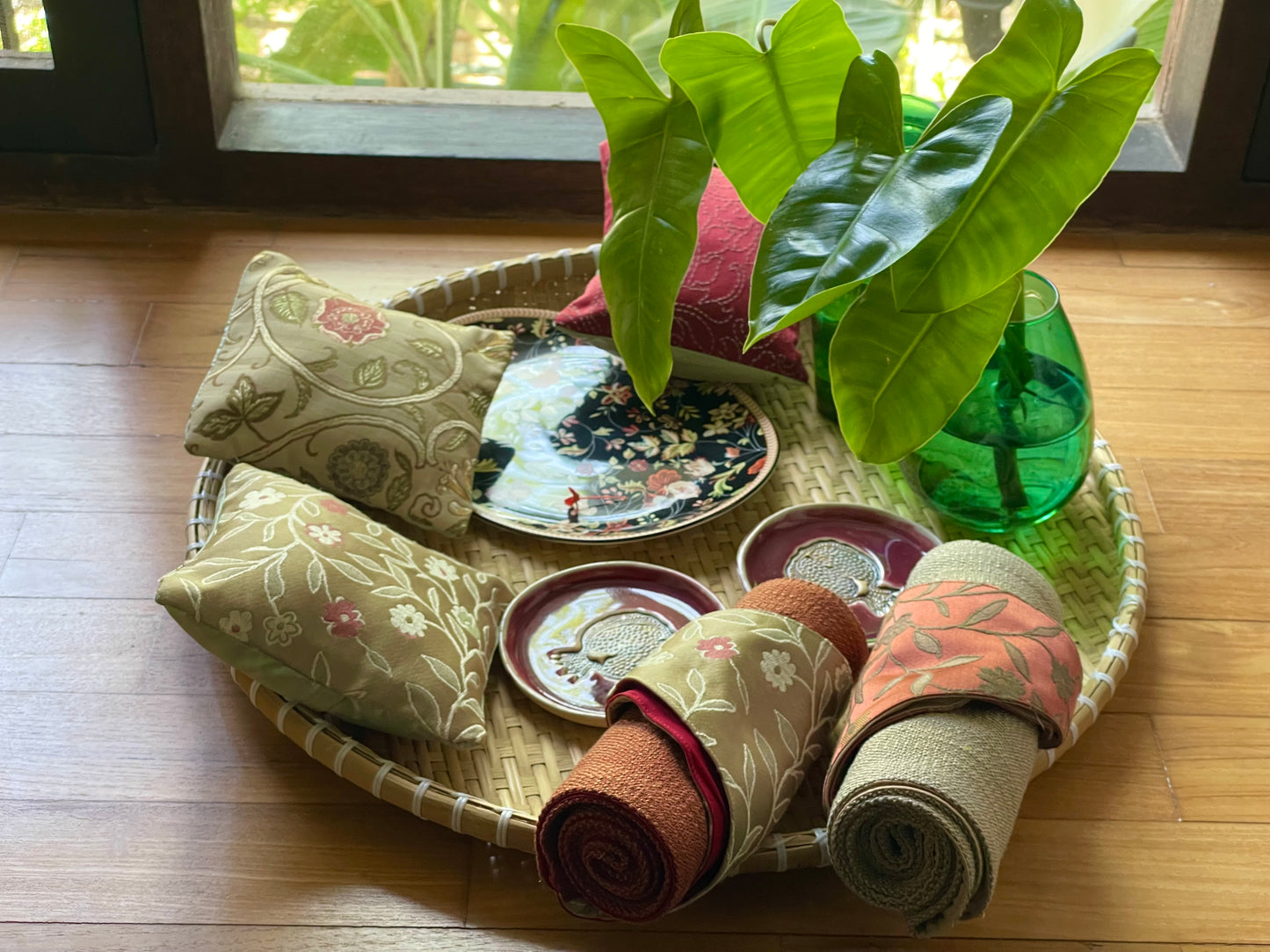 Fifth Avenue Mogra Table Runner