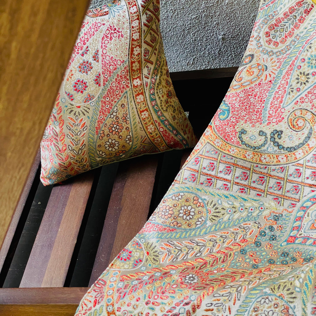 Fifth Avenue Florence Table Runner