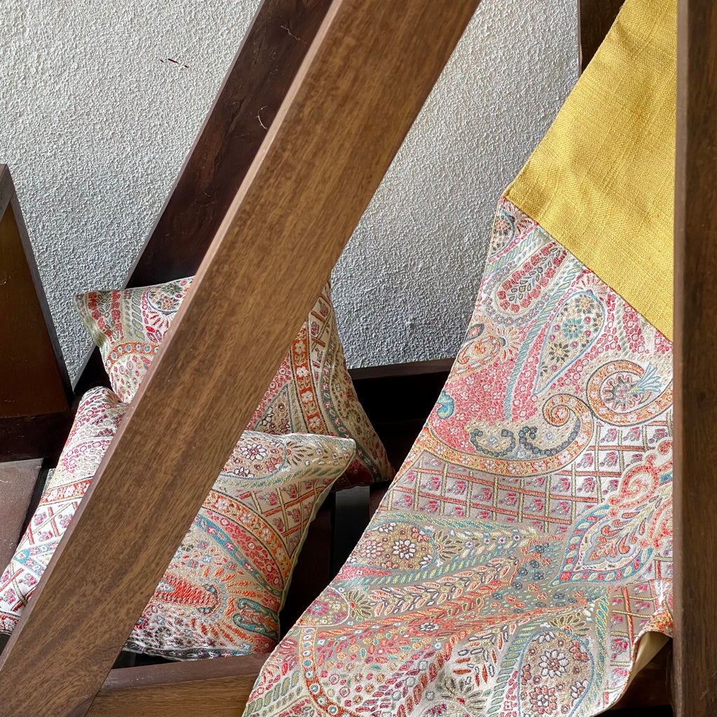 Fifth Avenue Florence Table Runner