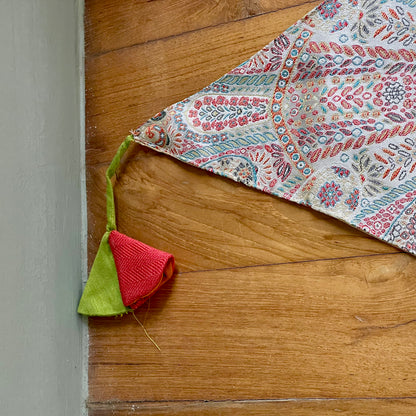 Fifth Avenue Florence Table Runner