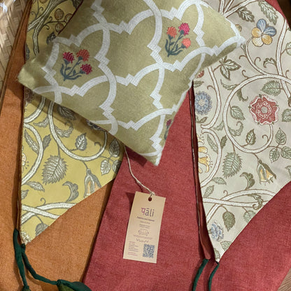 Fifth Avenue Lexington Table Runner