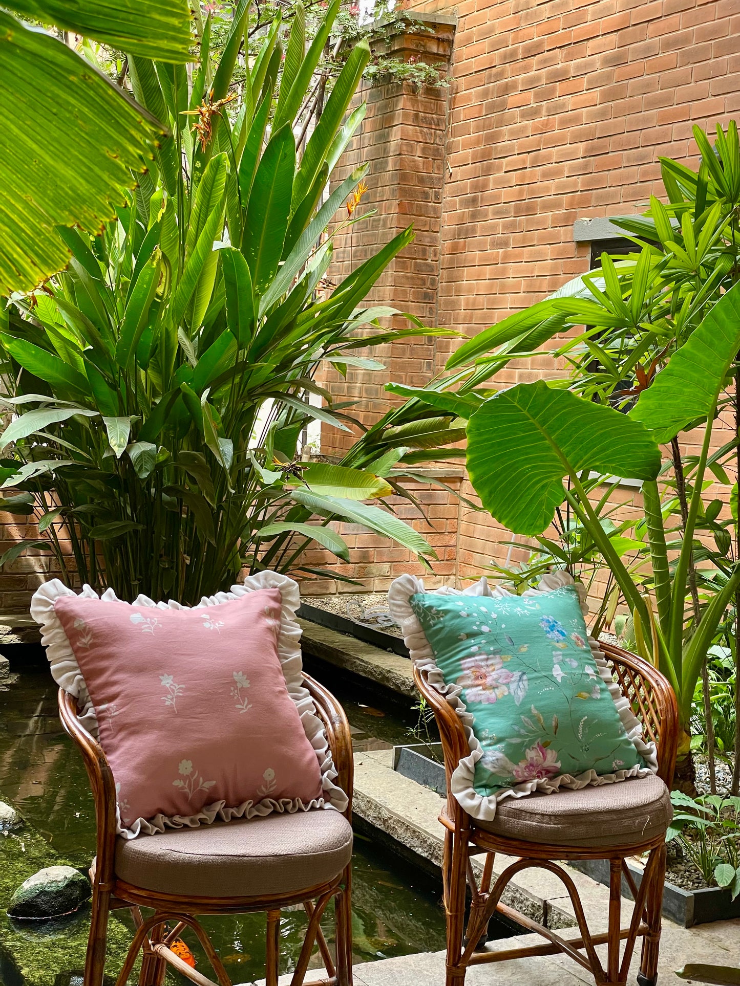 Clyde Windsor Estate Cannoli Frilly Cushion Cover - 16 x 16 - Single