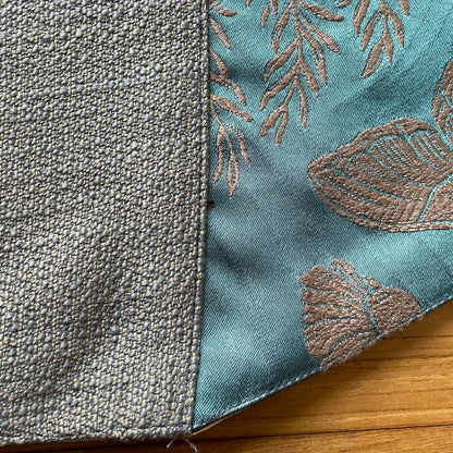 Fifth Avenue Peppermint Table Runner
