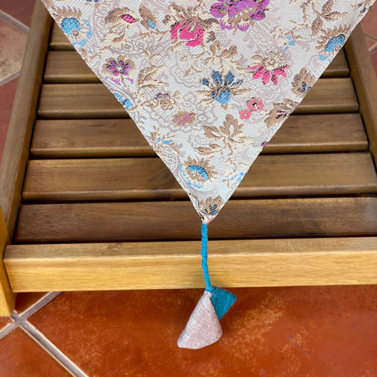 Fifth Avenue Sencha Table Runner
