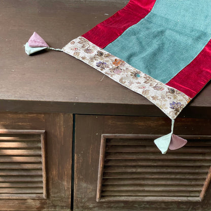 Fifth Avenue Manhattan Table Runner
